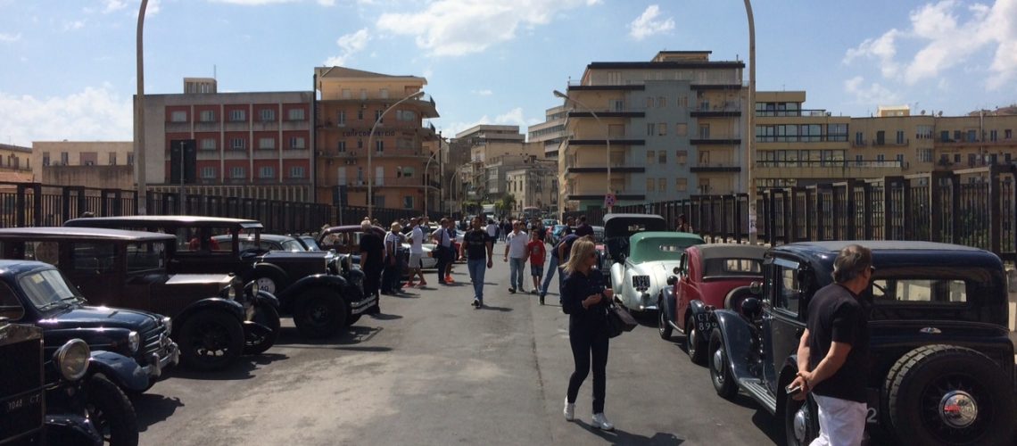 Autogiro 2014 i visitatori sul ponte nuovo di Ragusa