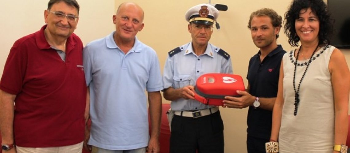 Consegn defibrillatori a Polizia Locale