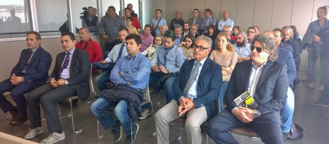 I partecipanti al convegno sull'autotrasporto