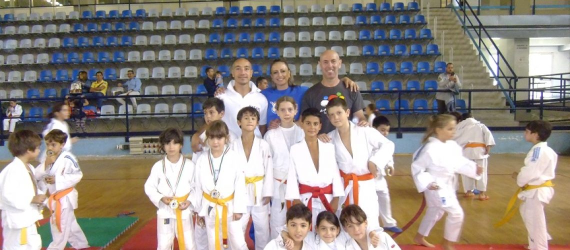 Il gruppo della scuola Basaki alle pendici dell'Etna