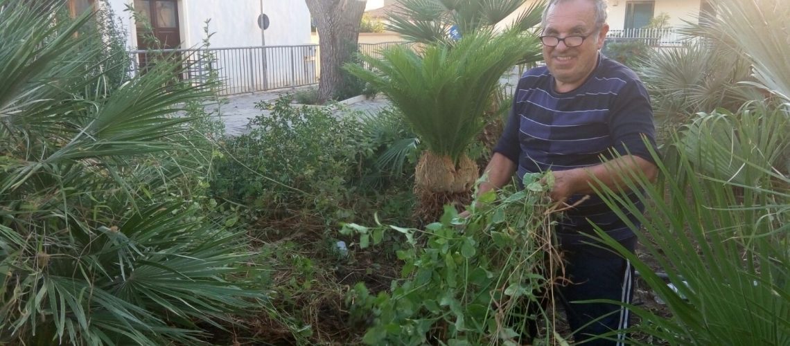 Il pensionato e la piazzetta di via Amalfi