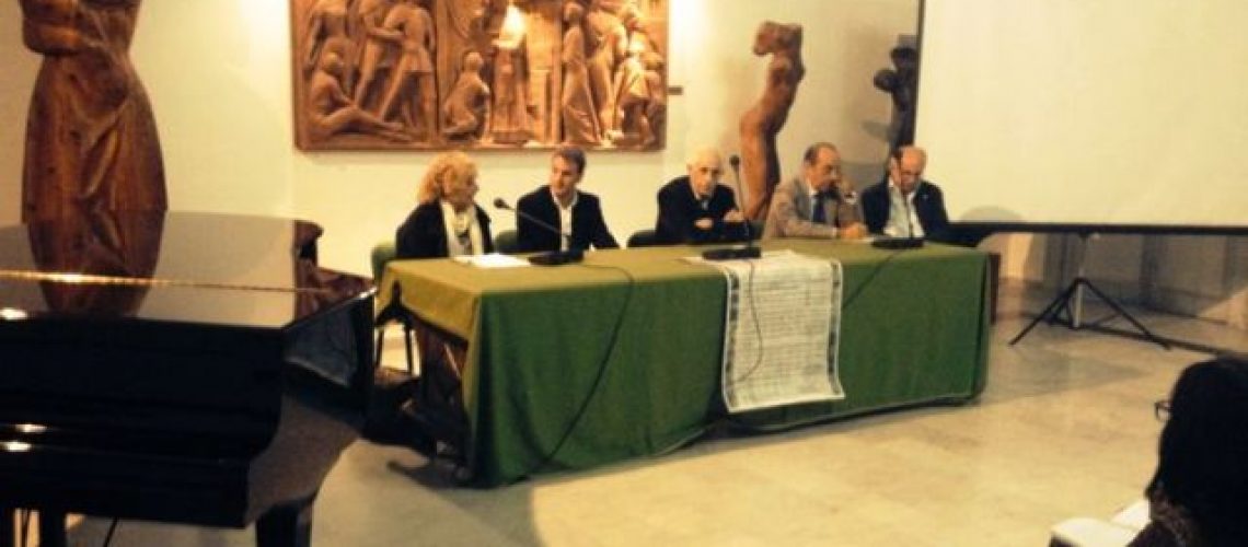 Il tvolo del convegno sul centro s torico