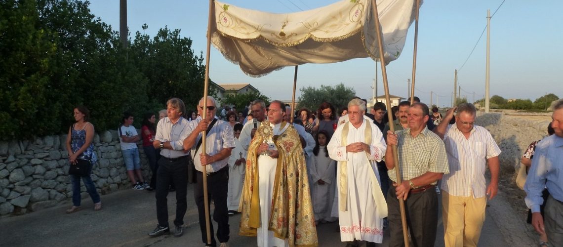 La processione a Pozzo Cassero