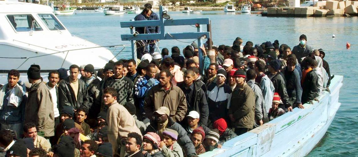 IMMIGRAZIONE: A LAMPEDUSA IN NOTTATA ALTRI 310 CLANDESTINI