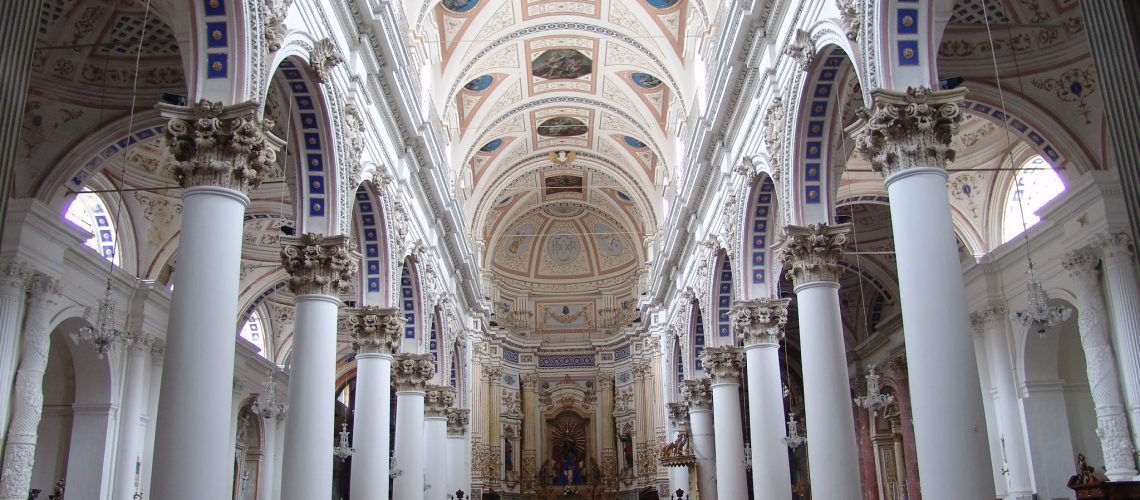 L'interno della chiesa di San Pietro a Modica