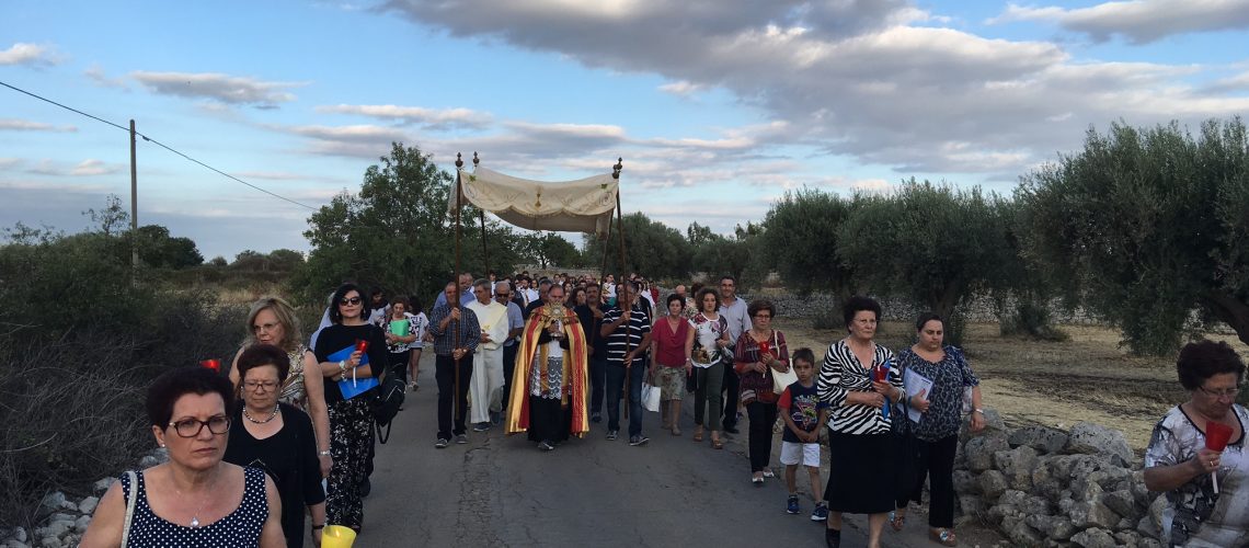 Processione 2016 tra i campi