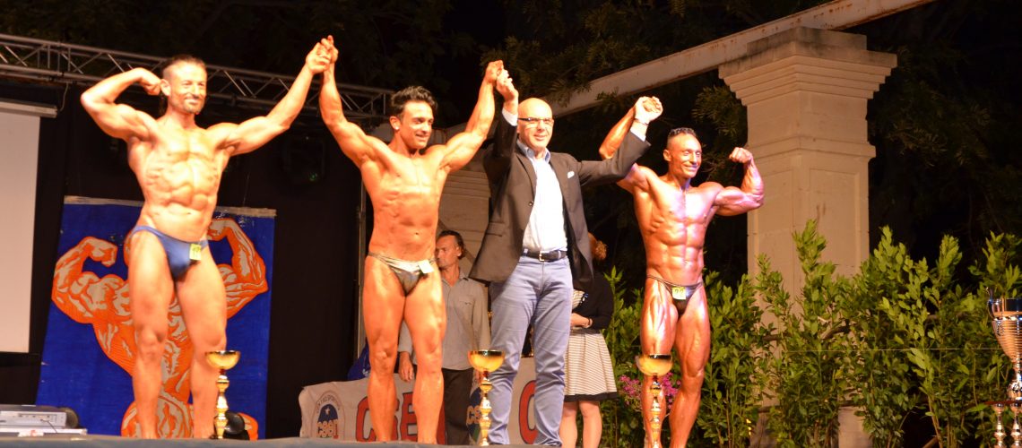 Sergio Cassisi con alcuni body builder