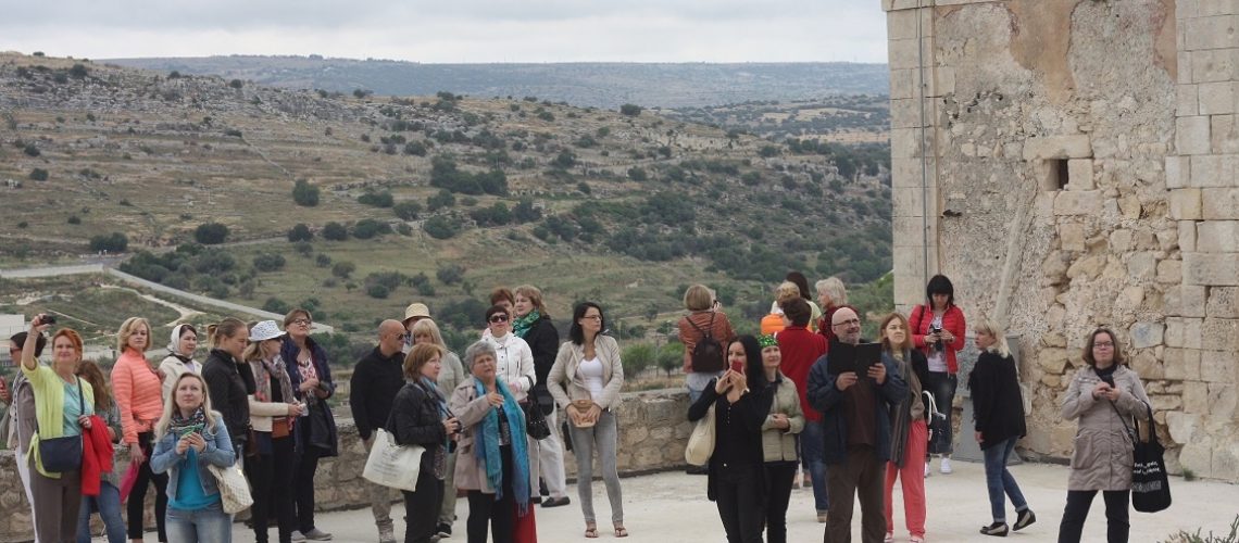 Tour operator in visita sul territorio ibleo