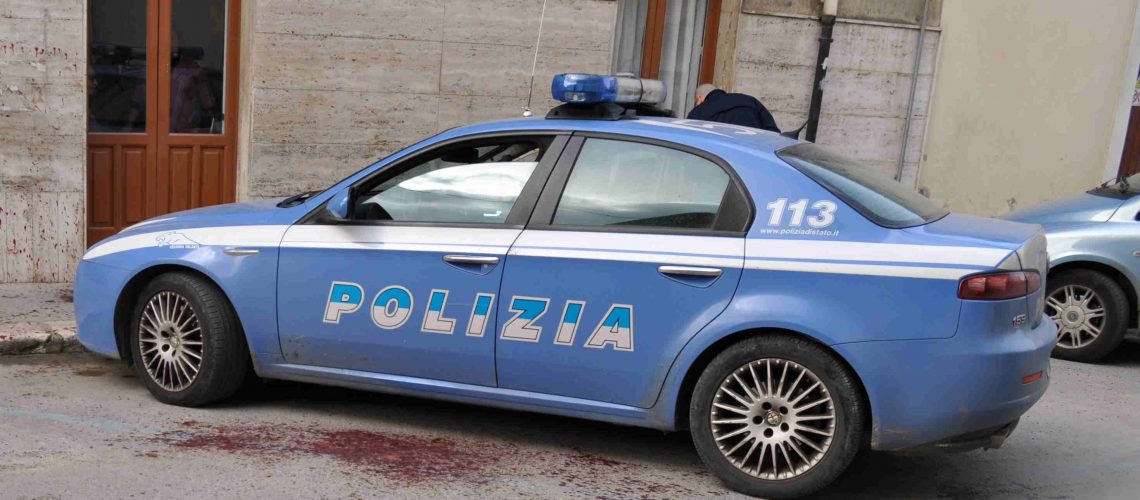 accoltellamento con polizia